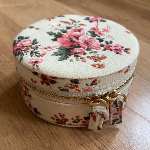 Sezane Accessories Sezane Jewelry Case Poshmark